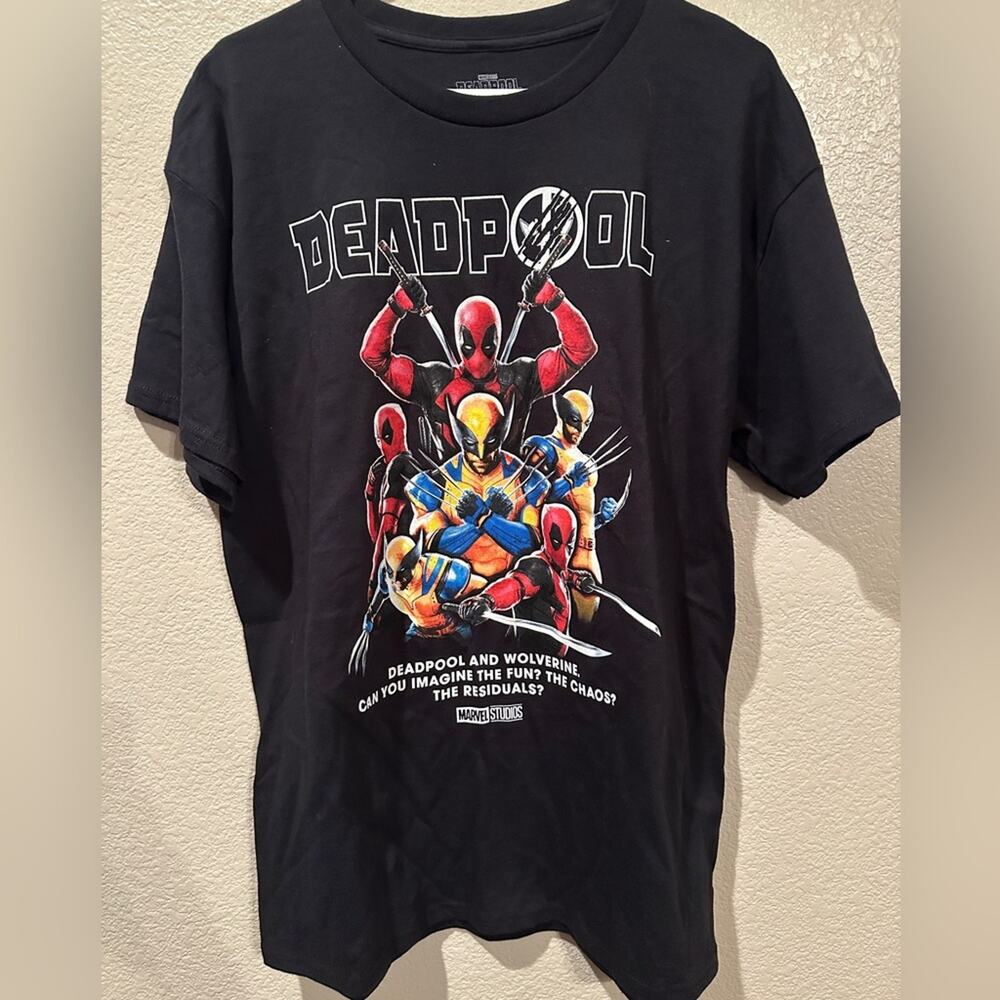 NWOT Marvel Disney Deadpool & Wolverine Movie Mashup front & back logo tee sz L